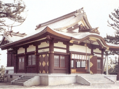 新川神社　社殿