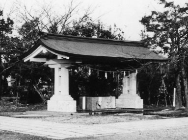 富山県護国神社 手水舎